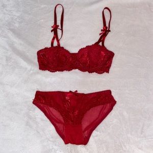 NEW Red Lace Bra/Panty Set